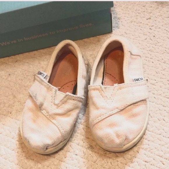 Toms Other - Toms pale pink and white Espadrilles size 5